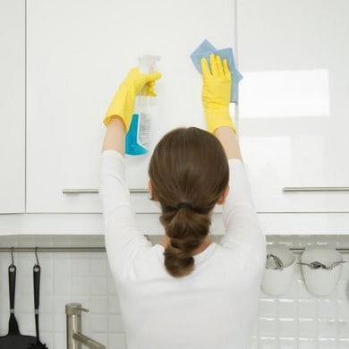 meo-ve-sinh-tu-bep-ben-lau